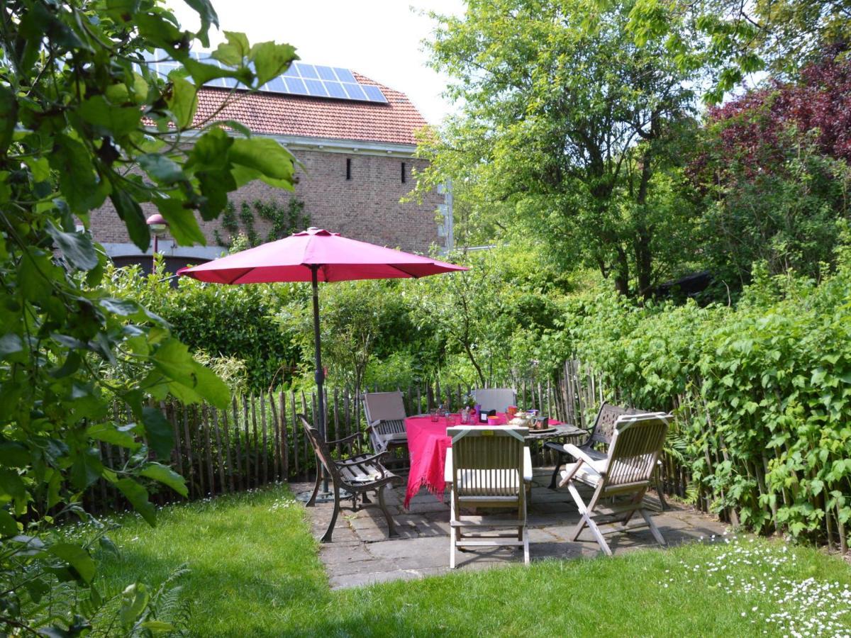 Enchanting Cottage With Terrace Garden Hamoir Eksteriør billede