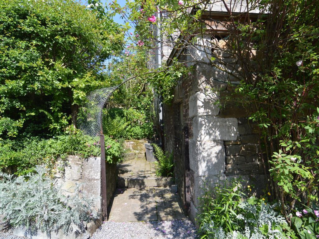 Enchanting Cottage With Terrace Garden Hamoir Eksteriør billede